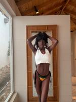 647781551: Chica busca chico en Barcelona