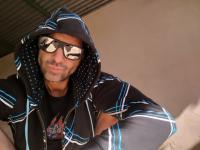 667560161: Chico busca chica en Alicante