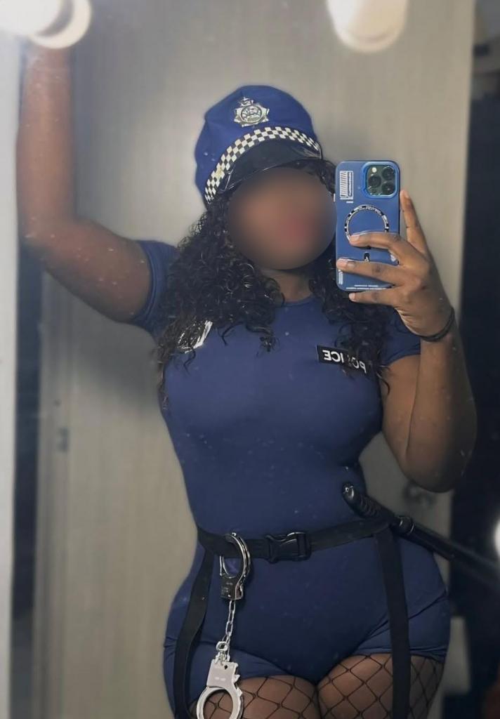 Chica busca chico en Tenerife: 