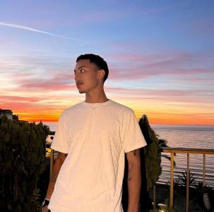 613967970: Chico busca chica en Málaga