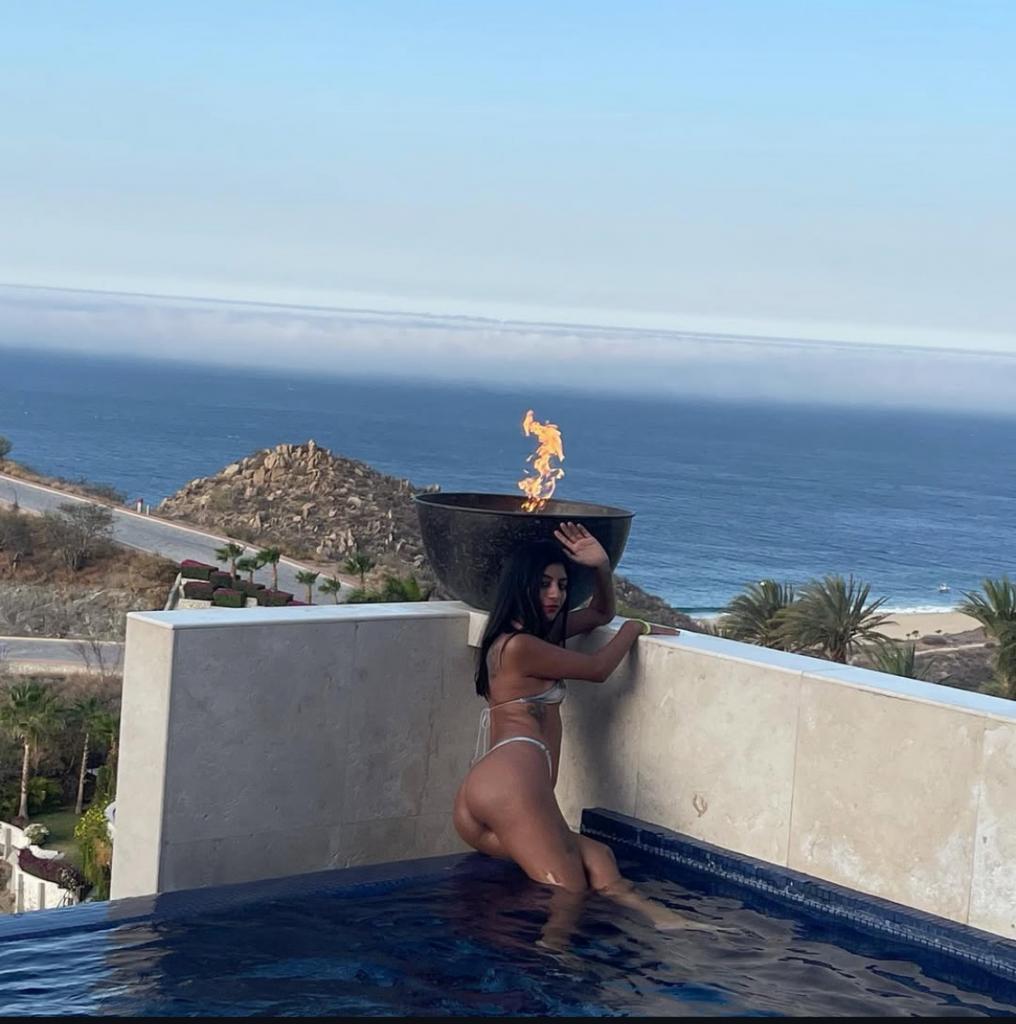 624421641: Chica busca chico en Ibiza