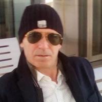 672148104: Chico busca chica en Pontevedra