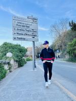 643481089: Chico busca chica en Barcelona