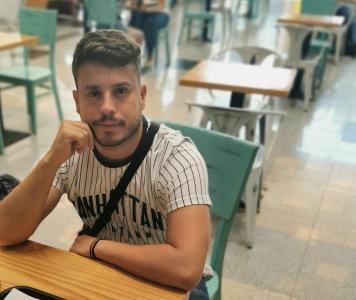 Chico busca chica en Málaga: 