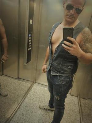 Chico busca chica en Las Palmas: 