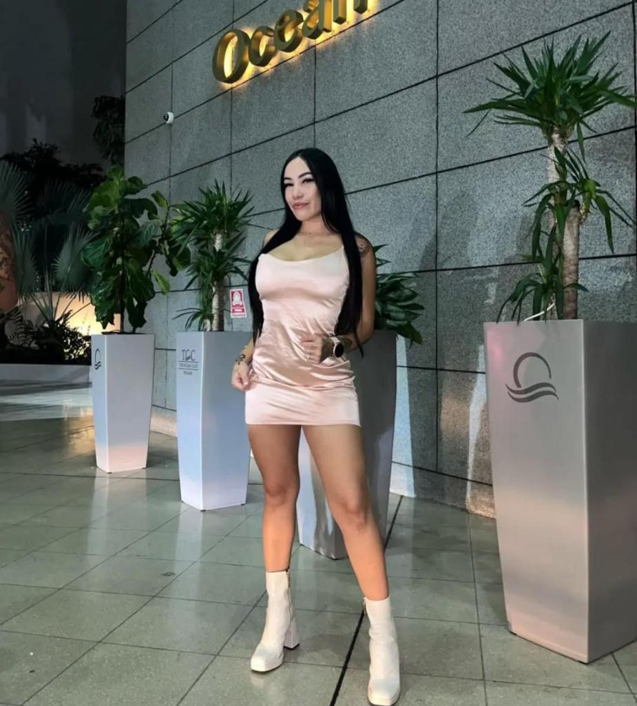 685806487: Chica busca chico en Murcia