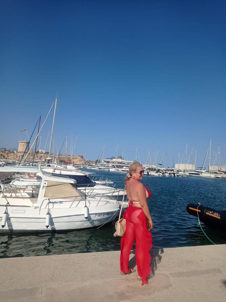 604204646: Chica busca chico en Madrid