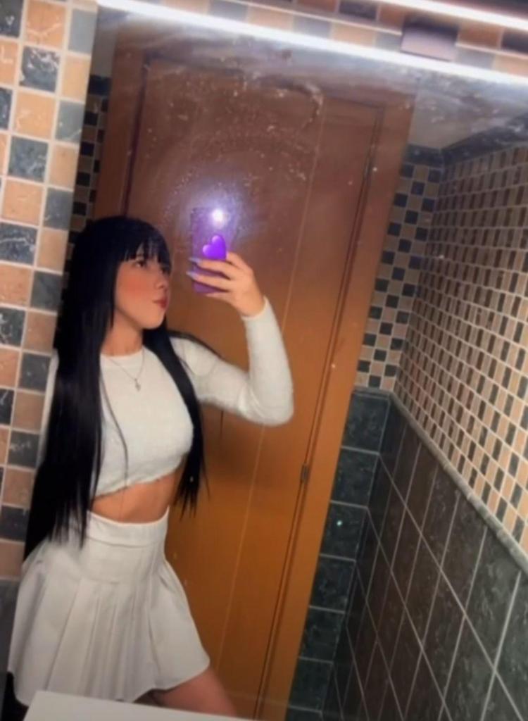 Chica busca chico en Sevilla: Chica busca chico