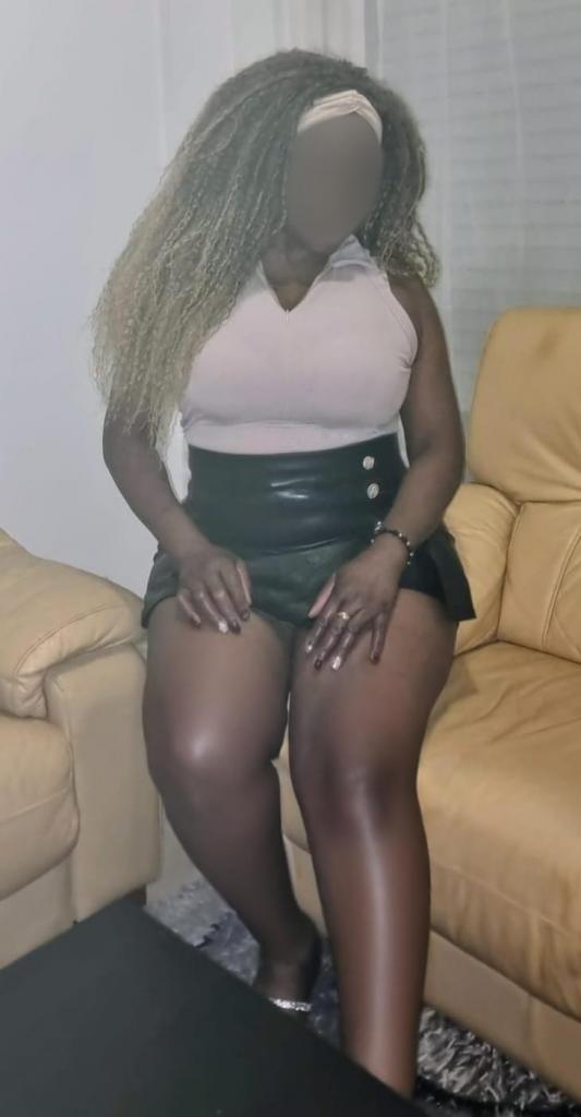 Chica busca chico en Huelva: 