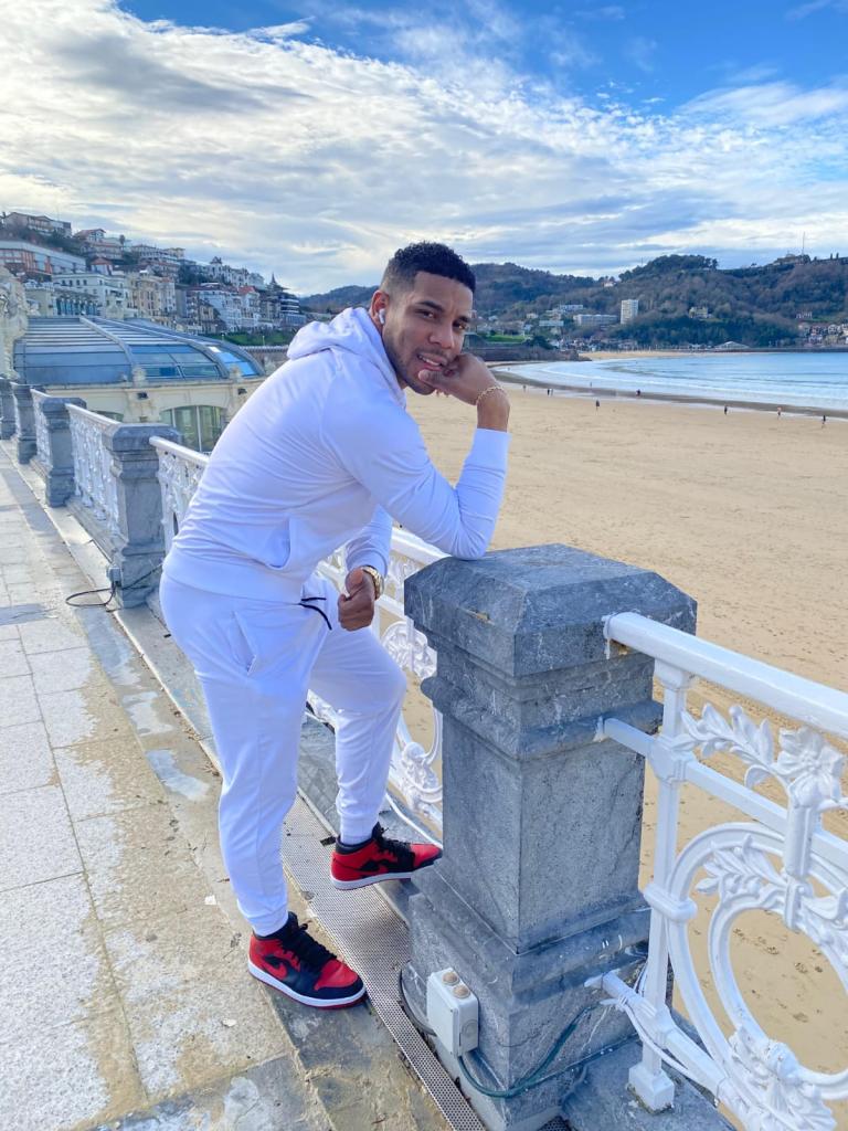 Chico busca chica en Barcelona: 