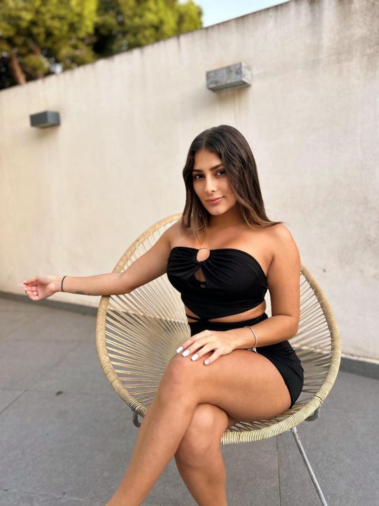 Chica busca chico en Ibiza: 