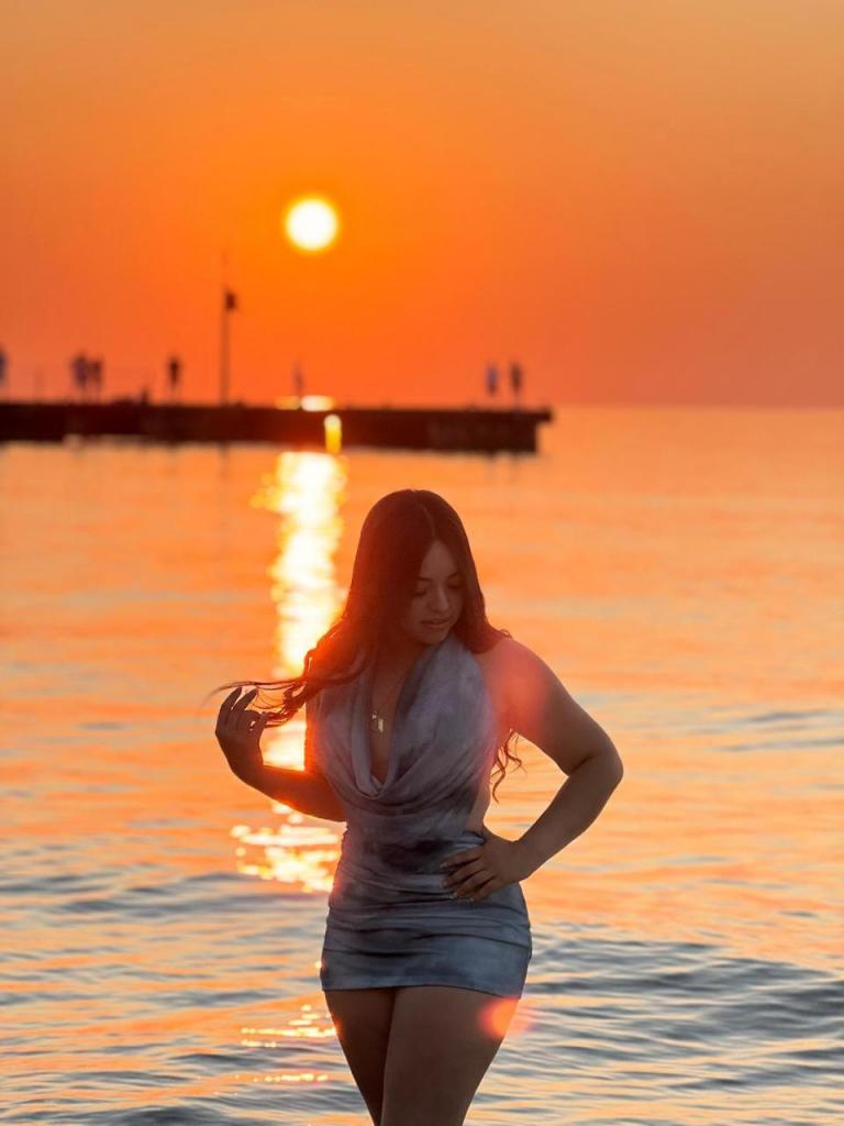 Chica busca chico en Ibiza: 