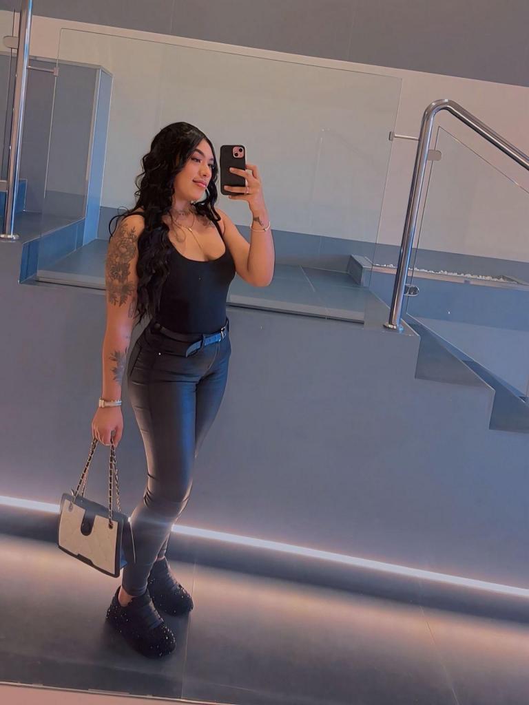 614145610: Chica busca chico en Gerona