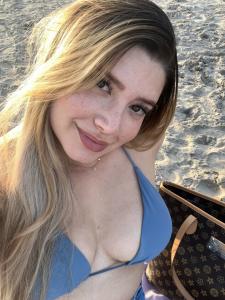 612428989: Chica busca chico en Sevilla