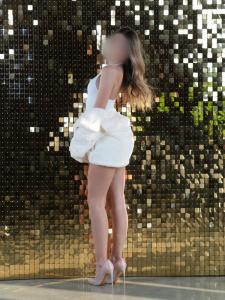 667485511: Chica busca chico en Madrid