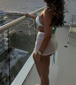 631056776: Chica busca chico en Alicante