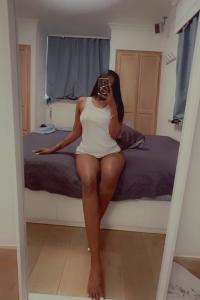 647274520: Chica busca chico en Mallorca