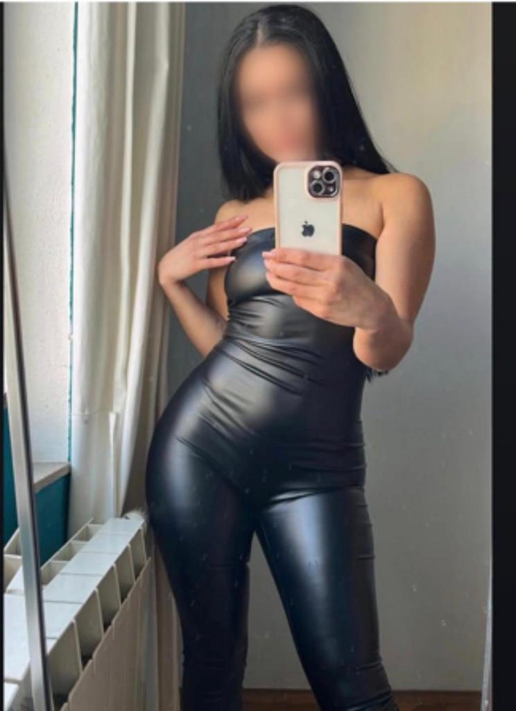 Chica busca chico en La Coruña: Chica busca chico