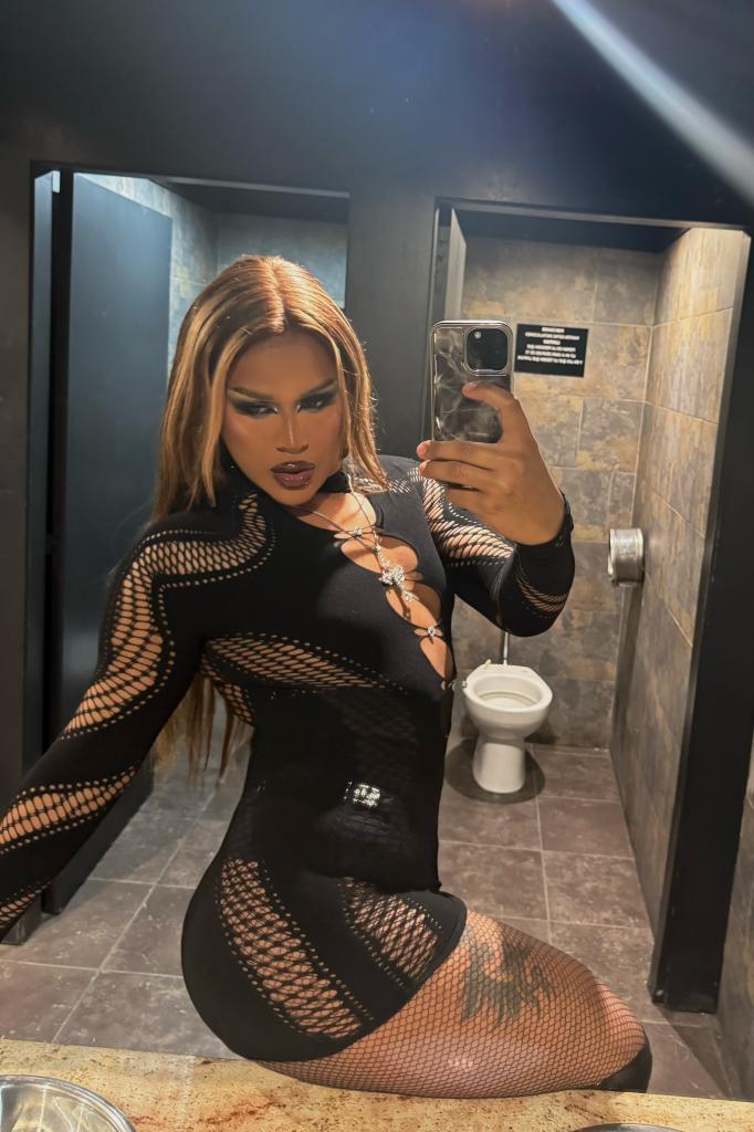 631683048: Transexual en Orense