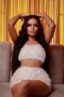 647308043: Chica busca chico en Barcelona