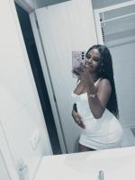 631743406: Chica busca chico en Barcelona