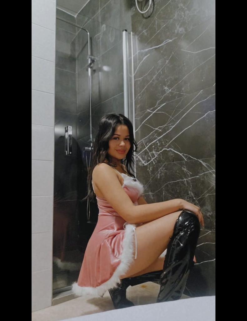 Chica busca chico en Ibiza: 