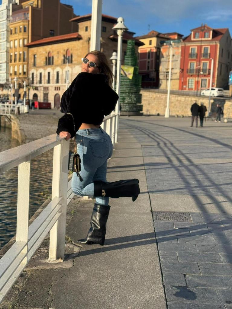 614955313: Chica busca chico en Asturias