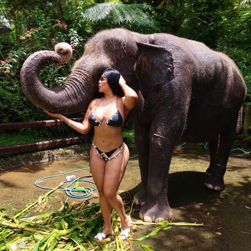 637103542: Chica busca chico en León