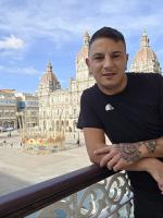 633023292: Chico busca chica en La Coruña