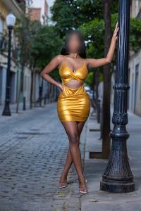 612224048: Chica busca chico en Barcelona