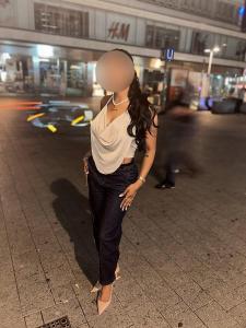637109642: Chica busca chico en Soria