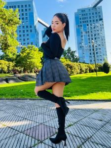 613374373: Chica busca chico en Madrid