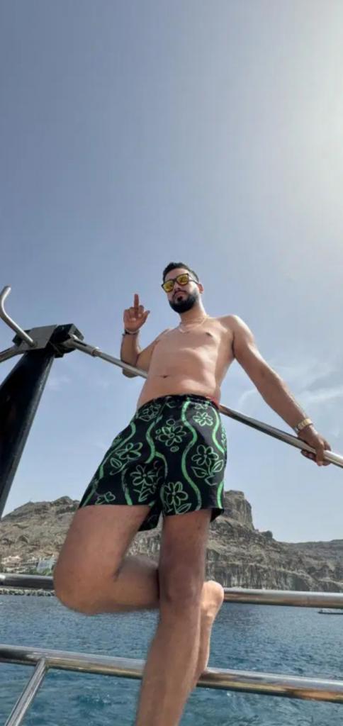 Chico busca chica en Sevilla: 