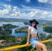 647206944: Chica busca chico en Cáceres