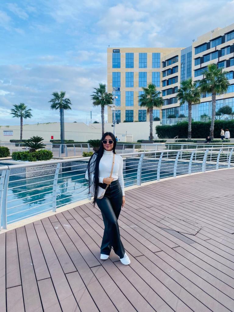 Chica busca chico en Ibiza: 