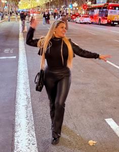 692288426: Chica busca chico en Sevilla