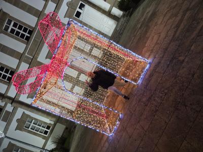 686104020: Chico busca chica en La Coruña