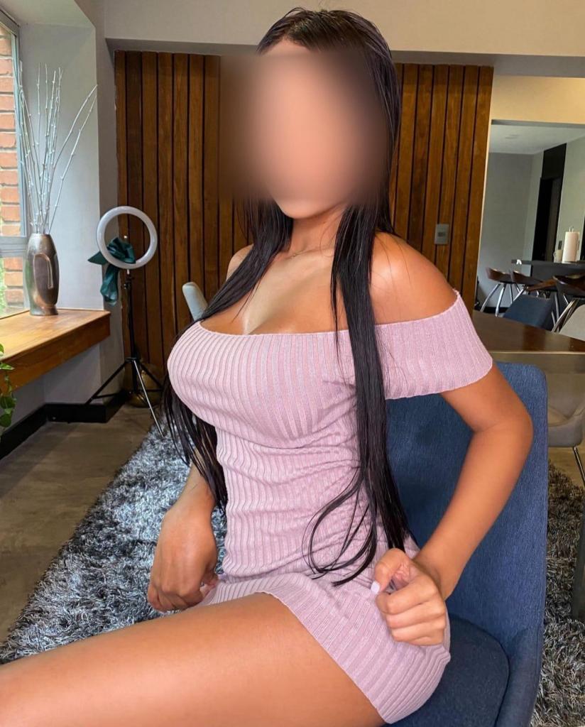 660066790: Chica busca chico en Barcelona