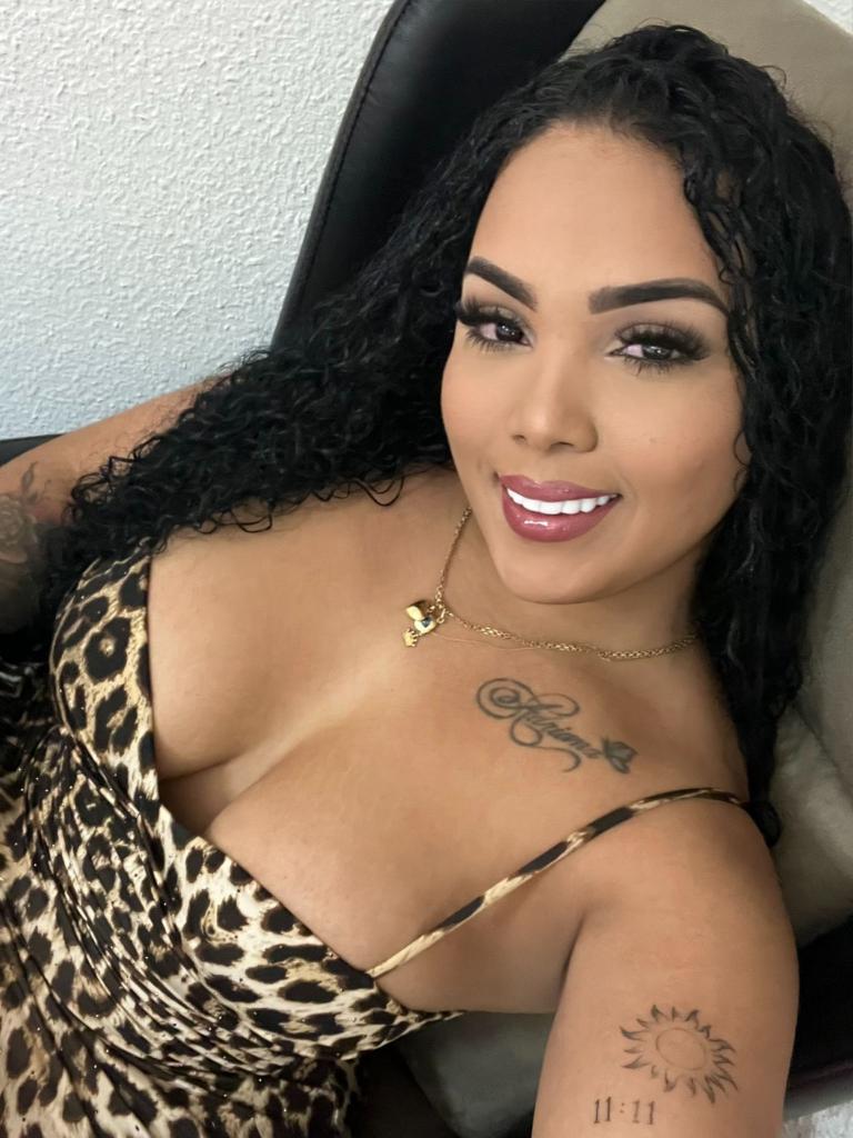 Chica busca chico en Granada: 