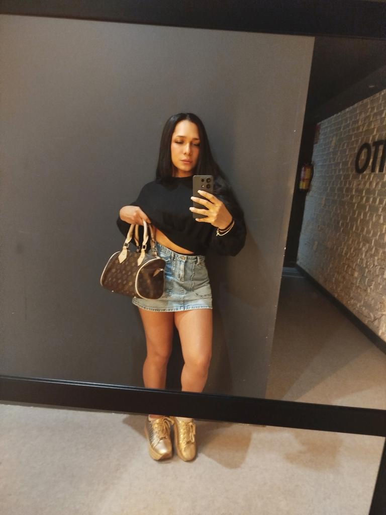 692477102: Transexual en Barcelona