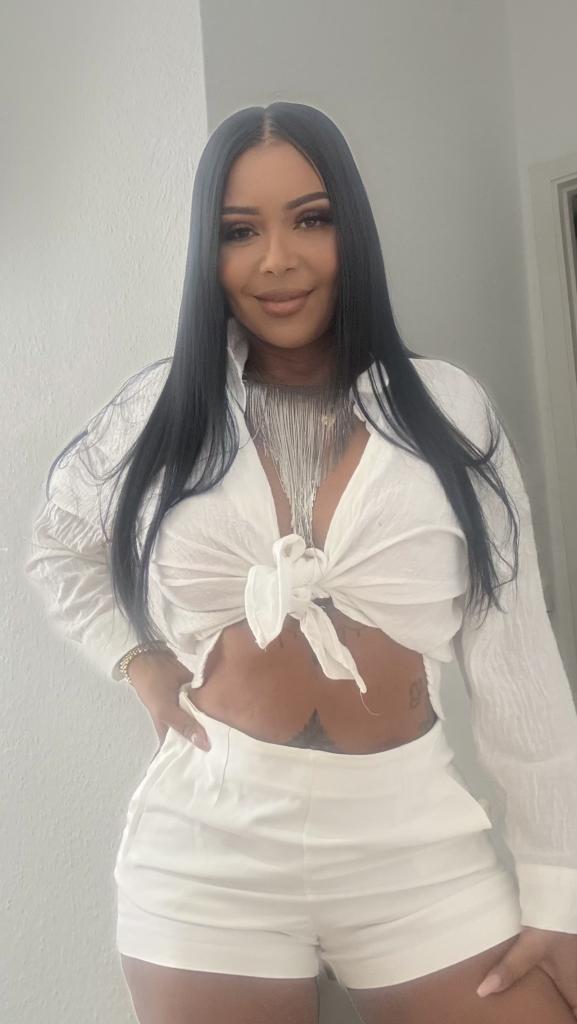 Chica busca chico en Tenerife: 