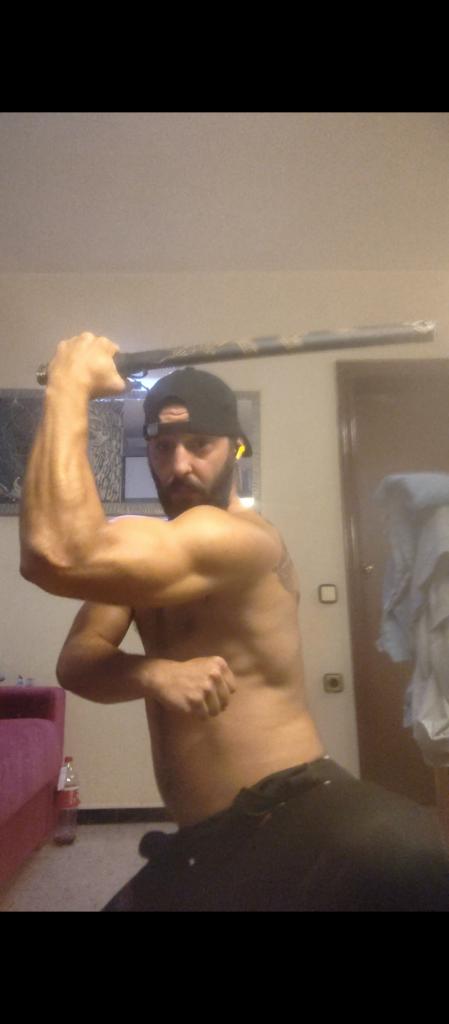 601141955: Chico busca chica en Barcelona