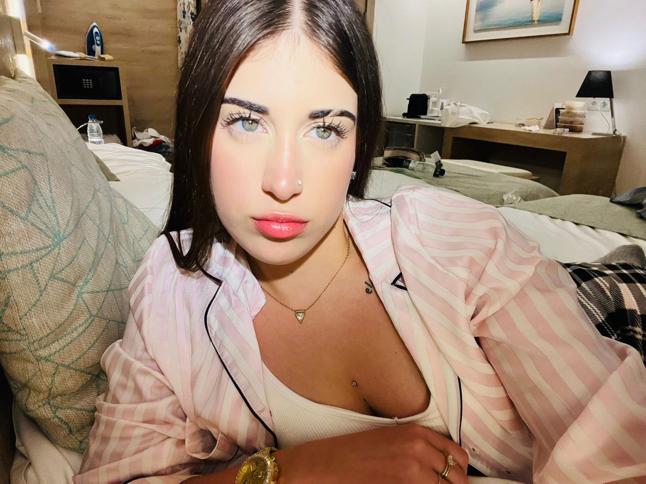 684741445: Chica busca chico en Mallorca