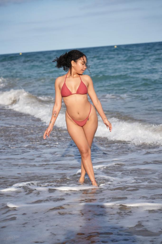 742004484: Chica busca chico en Gerona