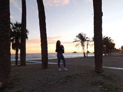 624673434: Chica busca chico en Granada