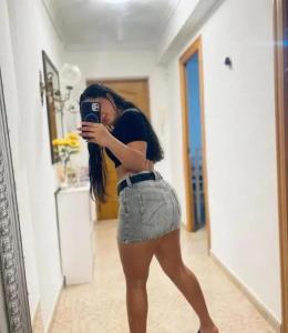 631093278: Chica busca chico en Sevilla