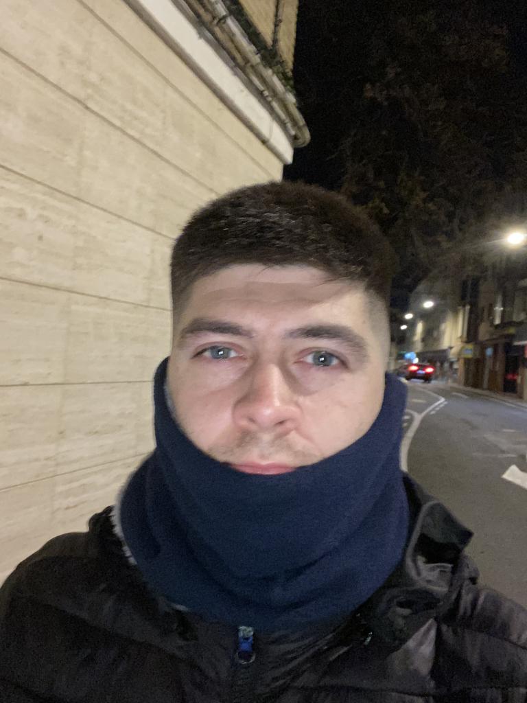 670038922: Chico busca chica en Sevilla