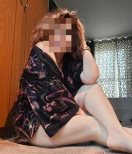 631218927: Chica busca chico en La Coruña