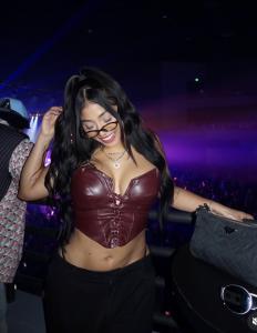 607492625: Chica busca chico en Madrid