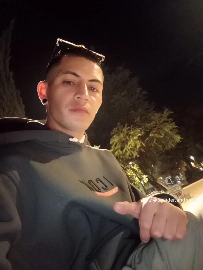 Chico busca chica en Gerona: 